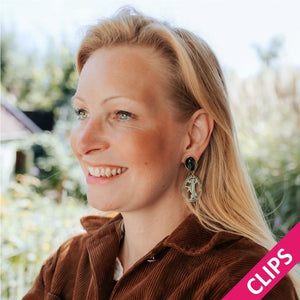 Dackel-Ohrclips in Silbergrün von AmuseToi