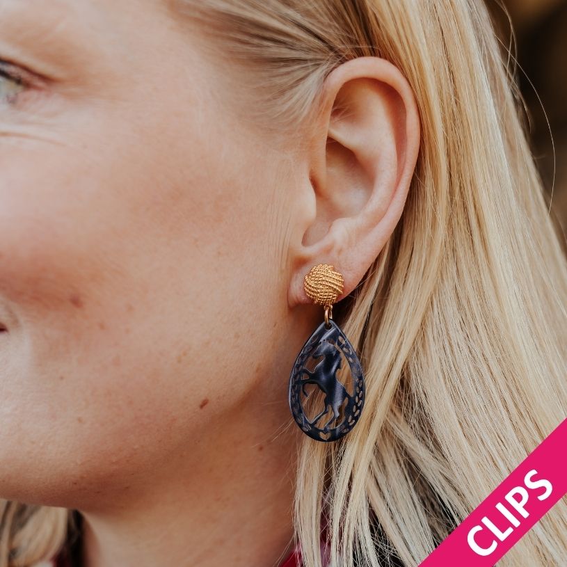 Vergoldete Knoten-Pferde-Ohrclips in Dunkelblau von AmuseToi