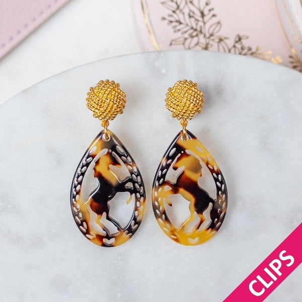 Vergoldete Knoten-Pferde-Ohrclips in Schildpattfarben von AmuseToi