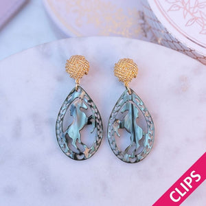 Vergoldete Knoten-Pferde-Ohrclips in Silbergrün von AmuseToi