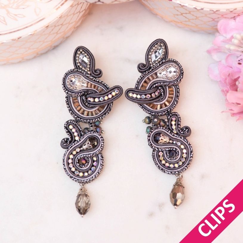Luxuriöse Soutache-Ohrclips in Silbertönen