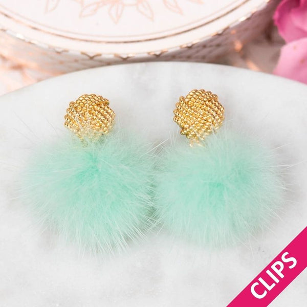 Vergoldete Knoten-Ohrclips mit Puschel-Pompom in Mint