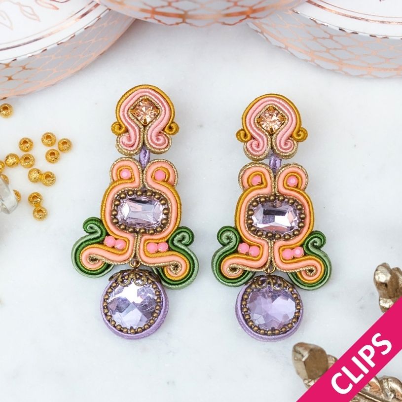 Wunderschöne Soutache-Ohrclips in Hellkorall, Rosa, Grün und Flieder