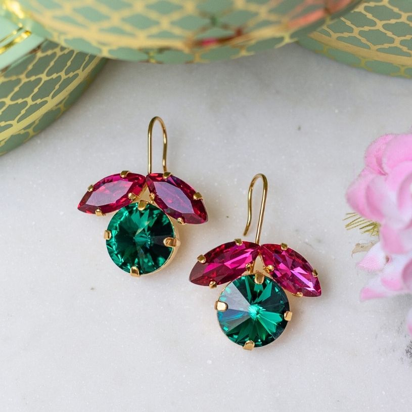 Funkelnde Ohrhänger mit Glas-Kristallen in Dunkelgrün und Pink