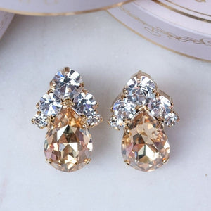 Glitzernde Ohrstecker aus Glas-Kristallen in Champagner