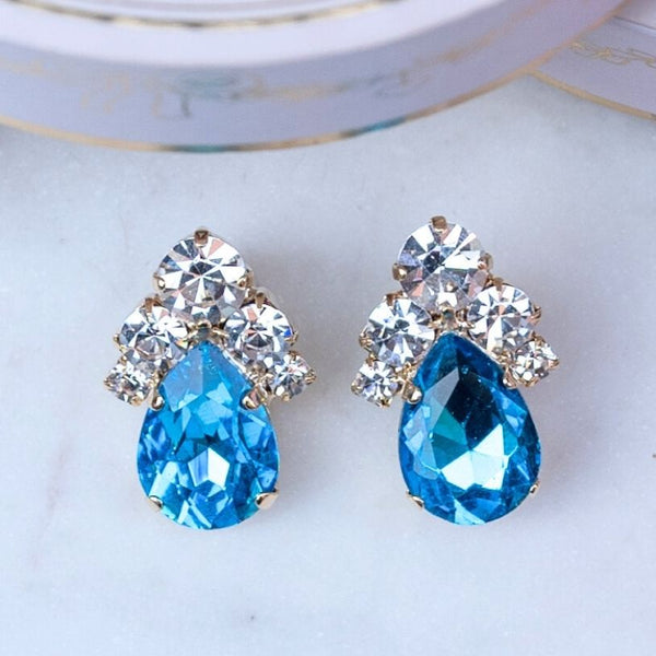 Glitzernde Ohrstecker aus Glas-Kristallen in Blau