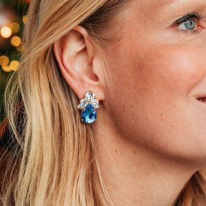 Glitzernde Ohrstecker aus Glas-Kristallen in Blau