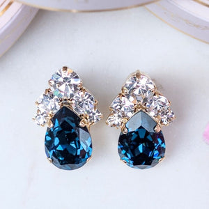 Glitzernde Ohrstecker aus Glas-Kristallen in Dunkelblau