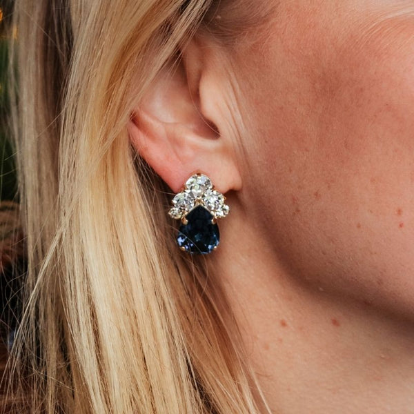 Glitzernde Ohrstecker aus Glas-Kristallen in Dunkelblau