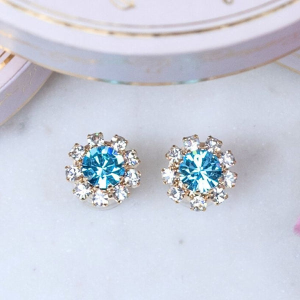 Runde Ohrstecker aus Glas-Kristallen in Hellblau