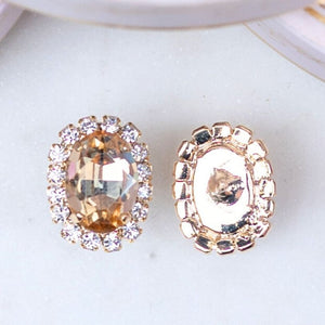 Ovale Ohrstecker aus Glas-Kristallen in Champagner