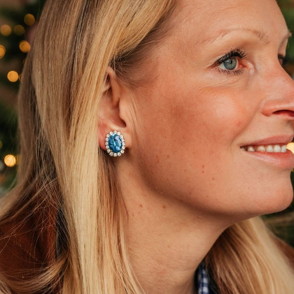 Ovale Ohrstecker aus Glas-Kristallen in Blau