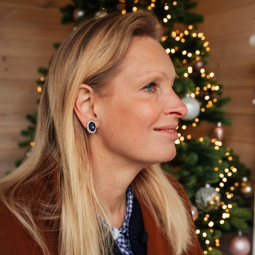 Ovale Ohrstecker aus Glas-Kristallen in Dunkelblau