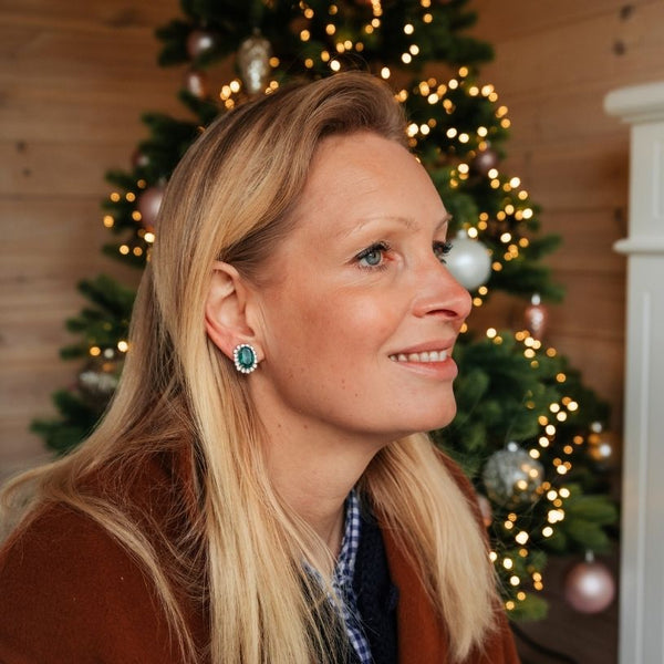 Ovale Ohrstecker aus Glas-Kristallen in Dunkelgrün