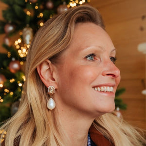 Champagnerfarbene Glas-Kristall-Ohrstecker mit Baumwolltropfen