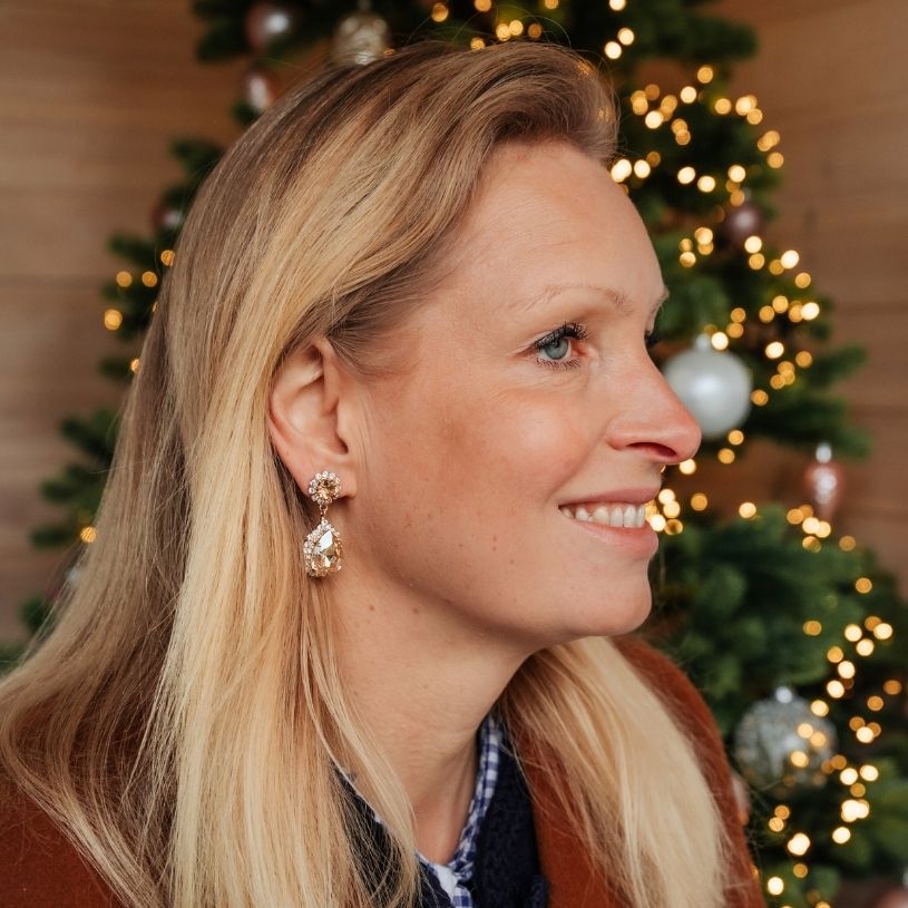 Champagnerfarbene Glas-Kristall-Ohrstecker mit Kristalltropfen