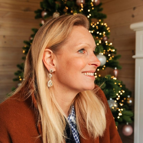 Funkelnde Glas-Kristall-Ohrstecker mit Kristalltropfen in Champagner