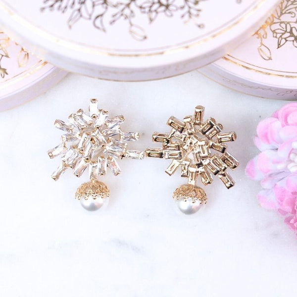 Große funkelnde Glas-Kristall-Ohrstecker mit Perle