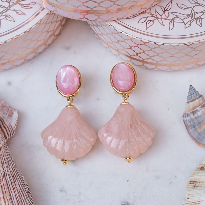 Sommerliche Muschel-Ohrstecker in Rosatönen