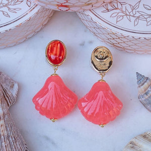 Sommerliche Muschel-Ohrstecker in Orange und Grapefruitpink