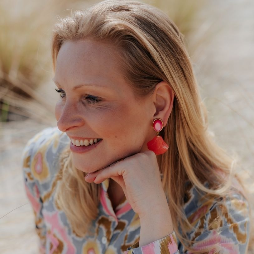 Sommerliche Muschel-Ohrclips in Pink und Grapefruitpink