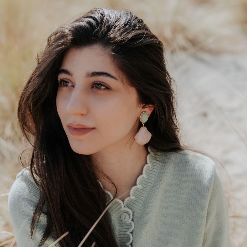 Sommerliche Muschel-Ohrclips in Jadegrün und Rosa