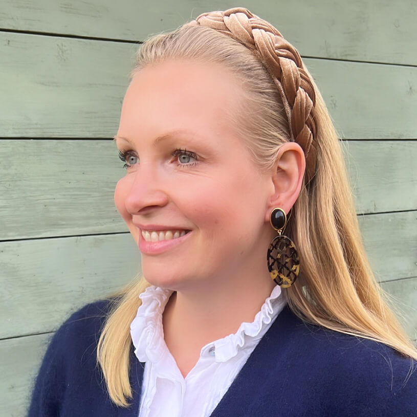 Schwarze Ohrringe als Ohrstecker mit Oval in Schildpatt-Optik im Marrakesch Stil von AmuseToi