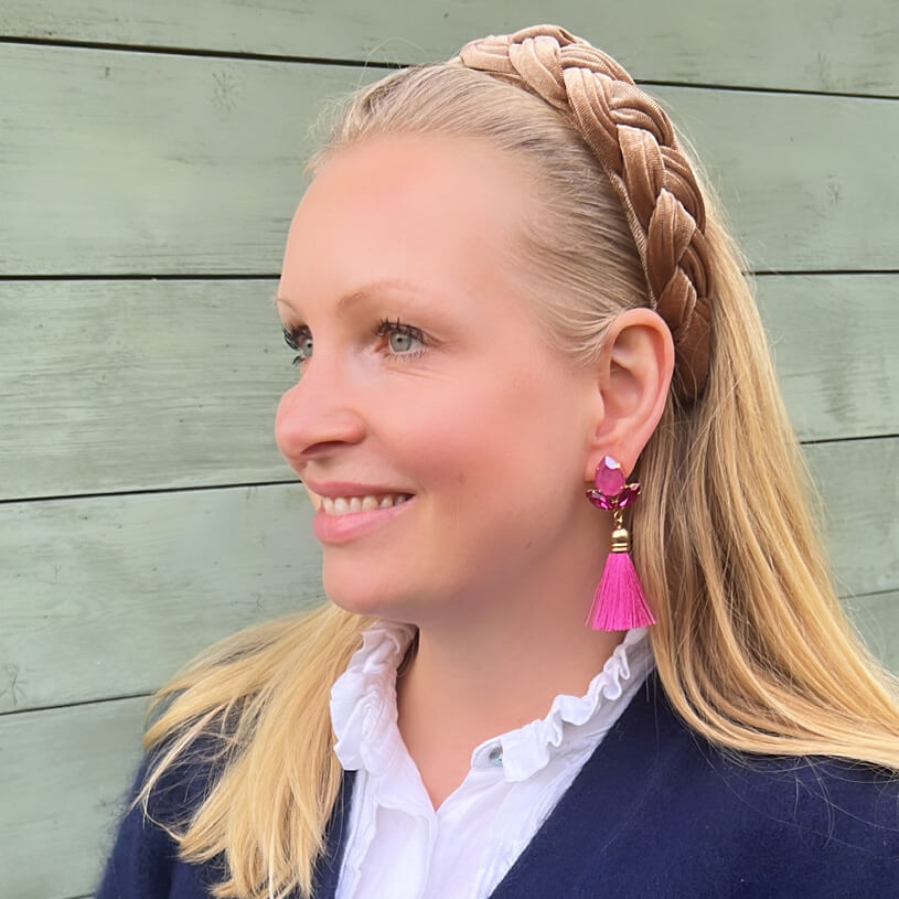 Glitzernde Ohrstecker in Pink mit edler Quaste von AmuseToi