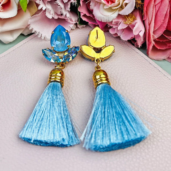 Glitzernde Ohrstecker mit Glas-Kristallen in Hellblau und edler Quaste