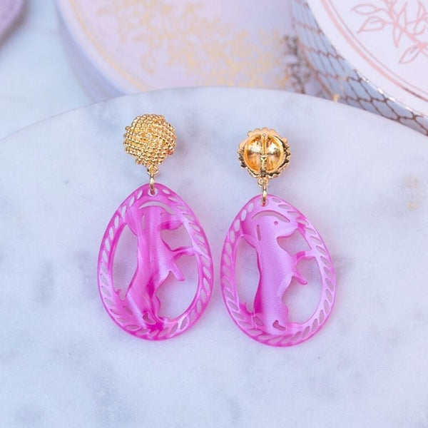 Vergoldete Knoten-Dackel-Ohrstecker in Pink von AmuseToi