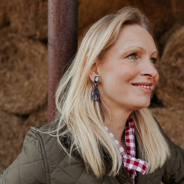 Pferde-Ohrstecker in Dunkelblau von AmuseToi