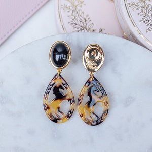 Pferde-Ohrstecker in Schwarz und Schildpattfarben von AmuseToi