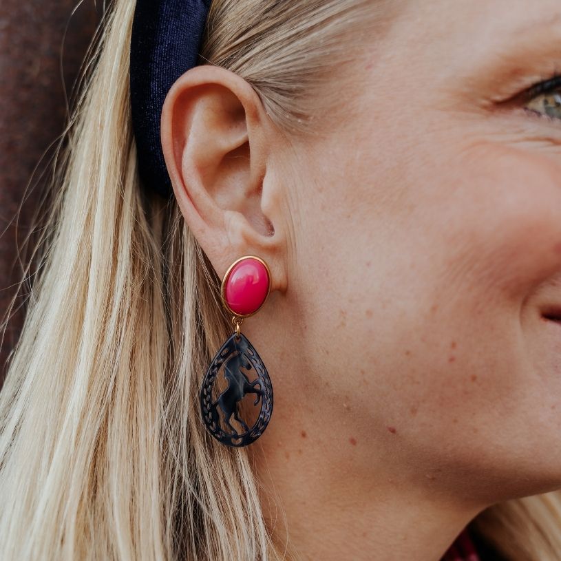 Pferde-Ohrstecker in Pink und Dunkelblau von AmuseToi