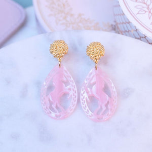 Vergoldete Knoten-Pferde-Ohrstecker in Rosa von AmuseToi