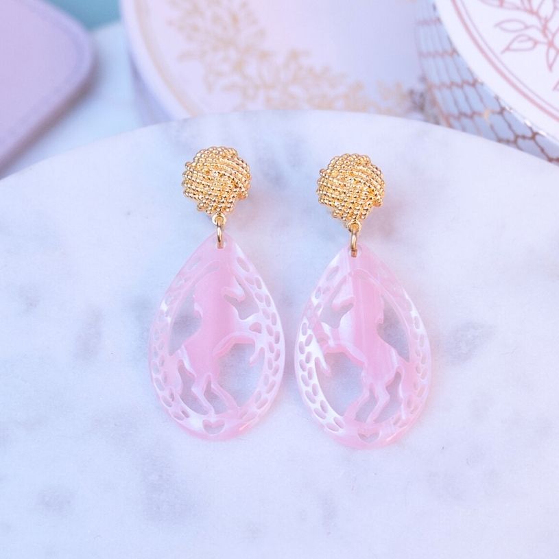 Vergoldete Knoten-Pferde-Ohrstecker in Rosa von AmuseToi