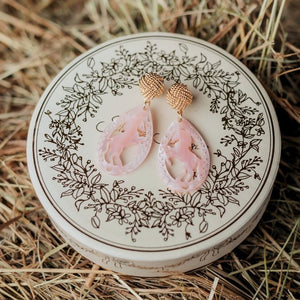 Vergoldete Knoten-Pferde-Ohrstecker in Rosa von AmuseToi