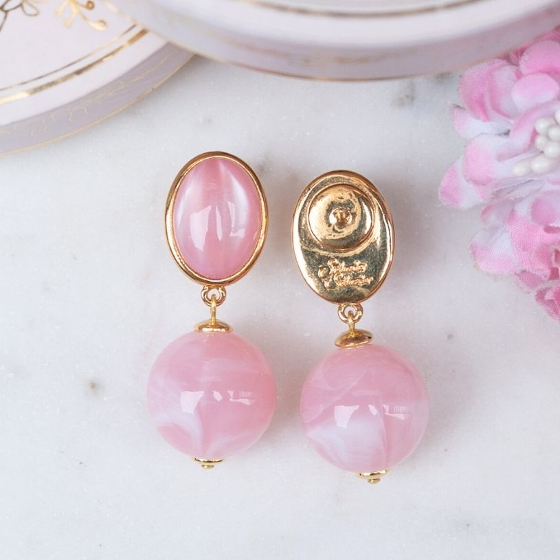 Stilvolle Kugel-Ohrstecker in Rosa