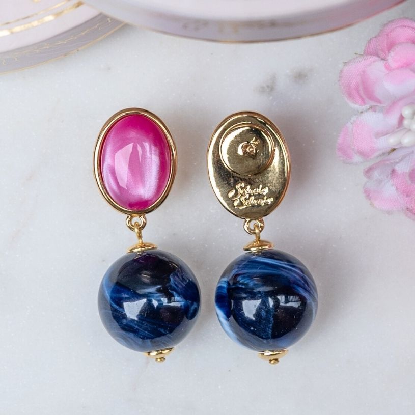 Stilvolle Kugel-Ohrstecker in Pink und Dunkelblau
