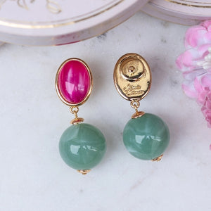 Stilvolle Kugel-Ohrstecker in Pink und Jadegrün