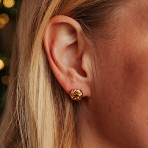 Vergoldete Knoten-Ohrringe in Flechtoptik