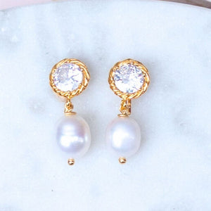 Wunderschöne Kristall-Ohrringe mit edler Süßwasserperle