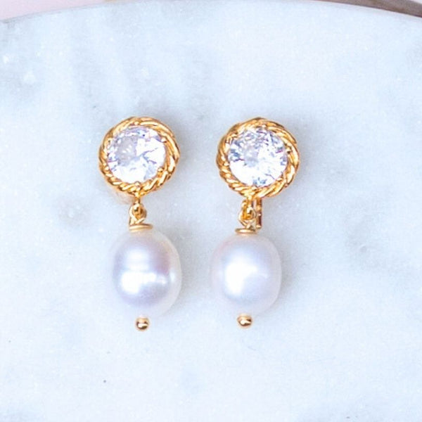Wunderschöne Kristall-Ohrringe mit edler Süßwasserperle