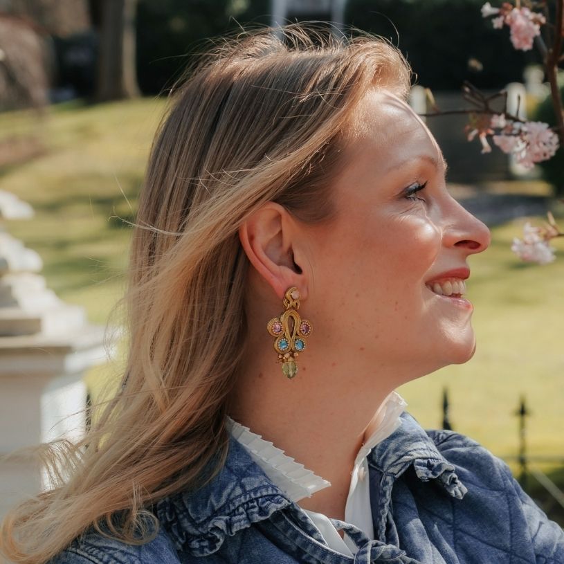 Stilbewusste Soutacheohrringe in Gold, Rosa, Flieder, Blau und Türkis