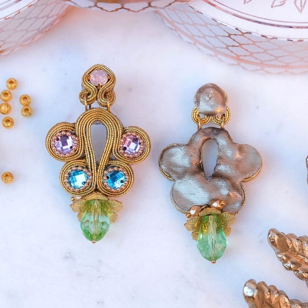 Stilbewusste Soutacheohrringe in Gold, Rosa, Flieder, Blau und Türkis