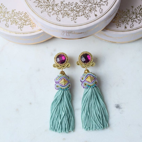 Orientalisch anmutende Quastenohrringe in Mintgrün und Violett