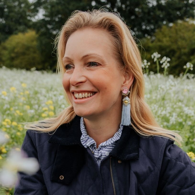 Orientalisch anmutende Quastenohrringe in Hellblau und Rosa