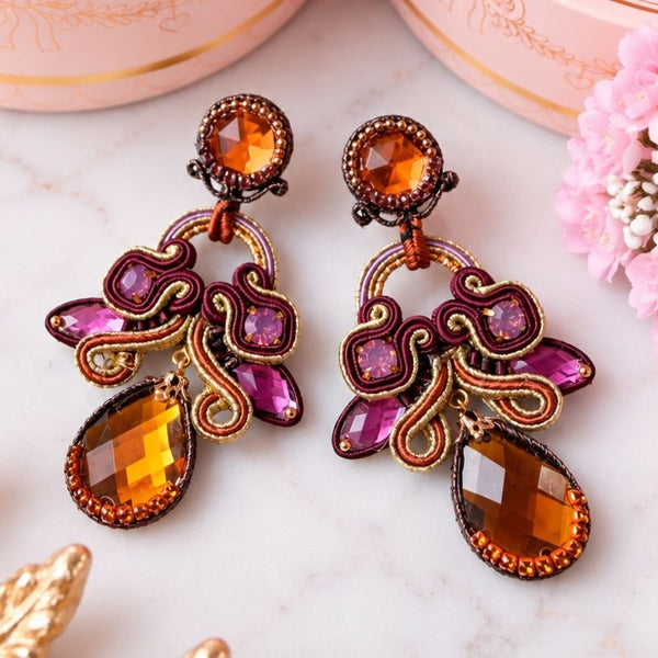 Hochwertige Soutache-Ohrringe in Violett und Braun