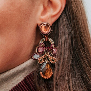Hochwertige Soutache-Ohrringe in Violett und Braun