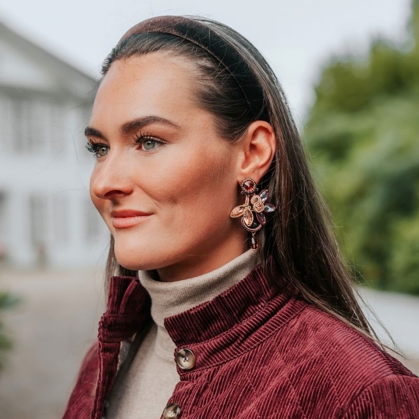 Auffällige Soutache-Ohrringe in Violett, Rosa und Braun