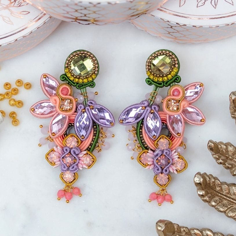 Große Soutache-Ohrringe in Hellkorall, Rosa, Grün und Flieder